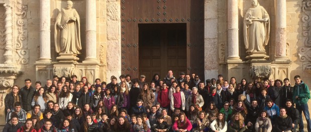 Més d’un centenar d’adolescents i joves en el Recés diocesà d’Advent a Poblet